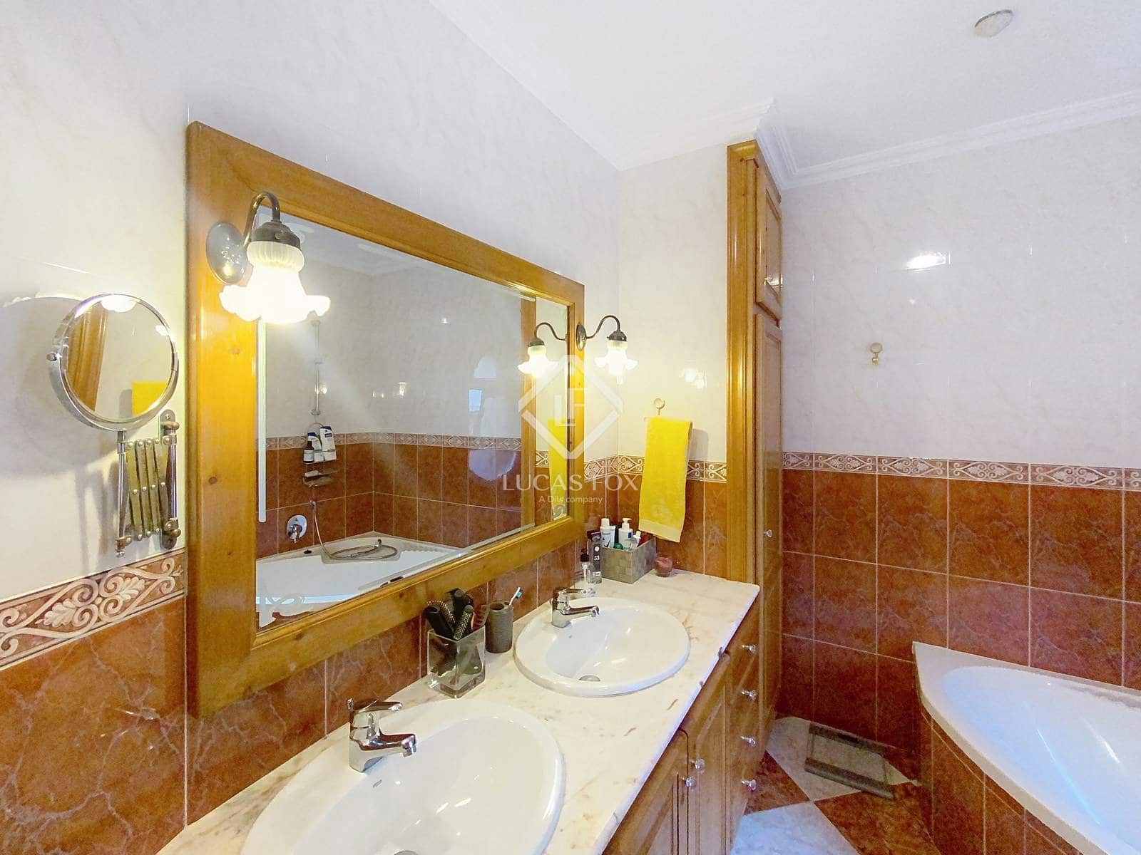 4 slaapkamer Villa te koop in Es Castell - € 570.000 (Ref: 9447009)