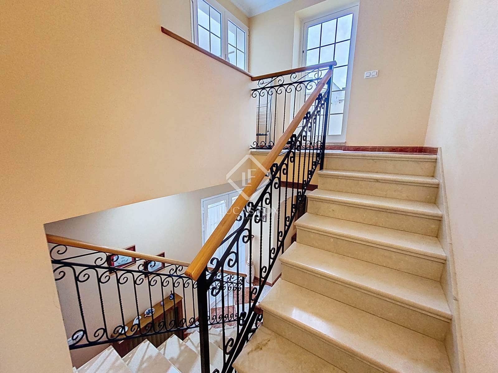 4 slaapkamer Villa te koop in Es Castell - € 570.000 (Ref: 9447009)