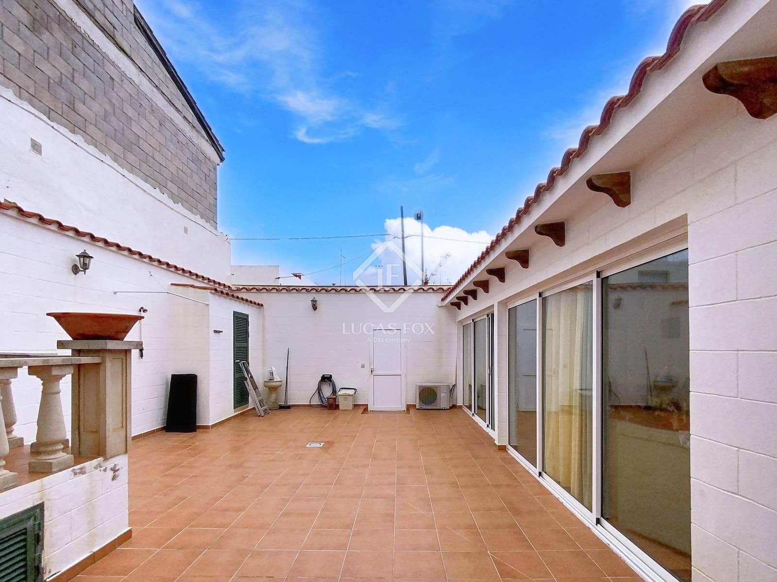 4 slaapkamer Villa te koop in Es Castell - € 570.000 (Ref: 9447009)