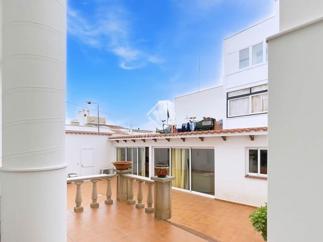 4 soveværelse Villa til salg i Es Castell - € 570.000 (Ref: 9447009)