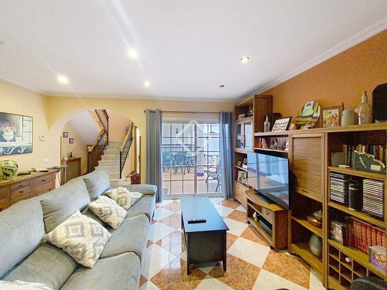 4 slaapkamer Villa te koop in Es Castell - € 570.000 (Ref: 9447009)