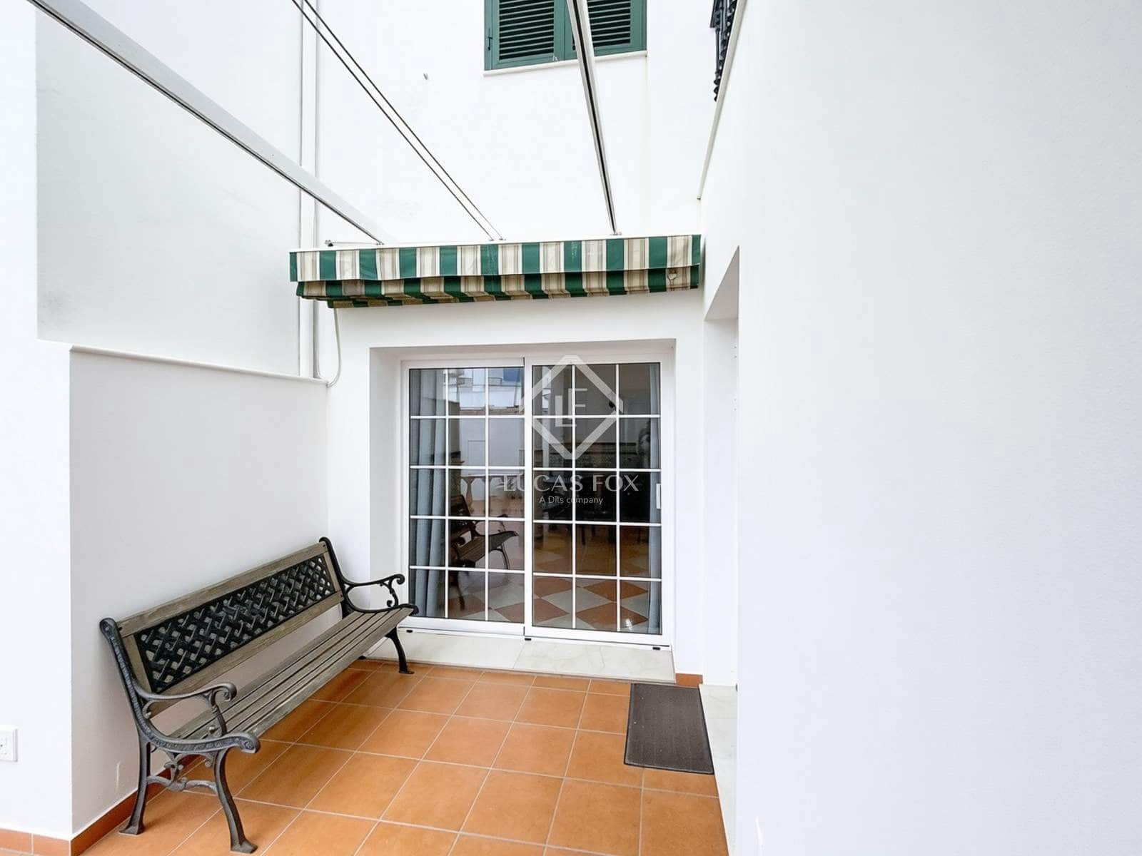 4 slaapkamer Villa te koop in Es Castell - € 570.000 (Ref: 9447009)