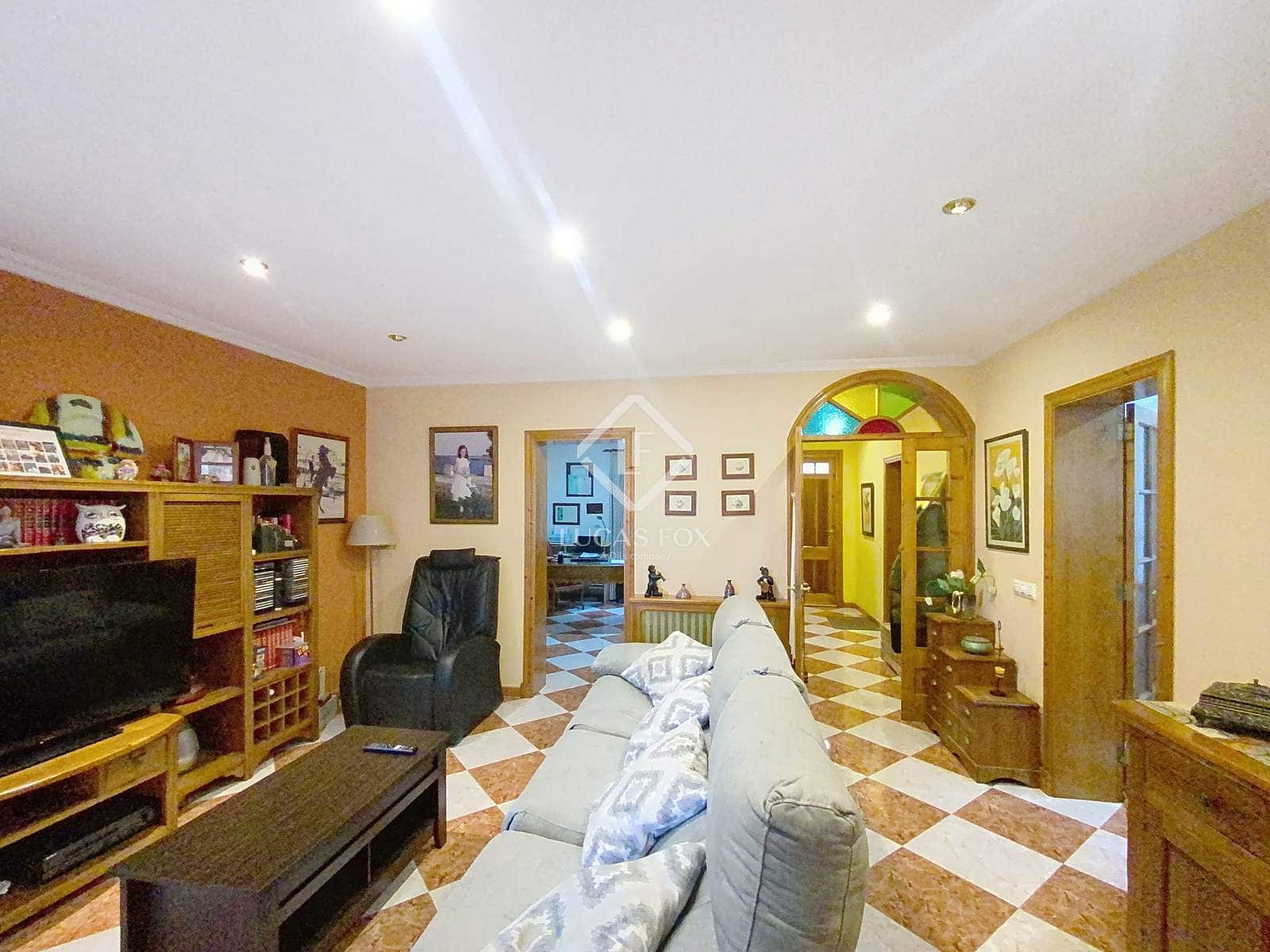 4 slaapkamer Villa te koop in Es Castell - € 570.000 (Ref: 9447009)