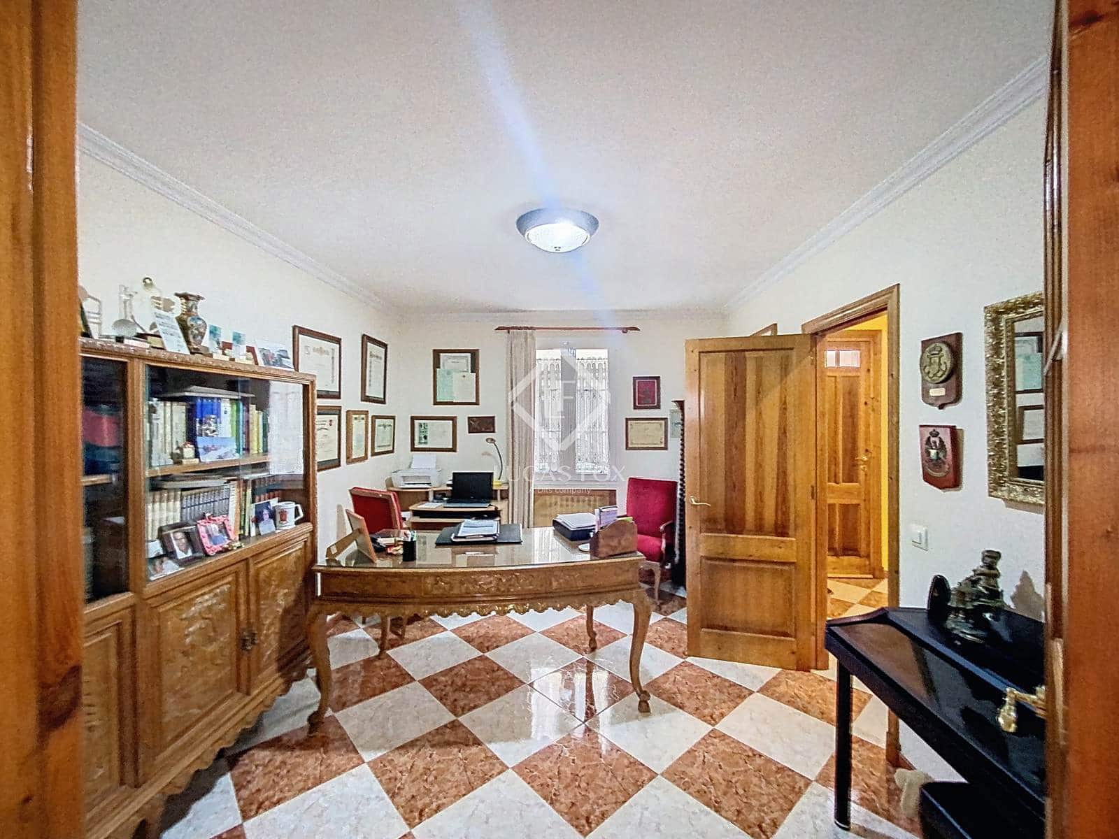 4 slaapkamer Villa te koop in Es Castell - € 570.000 (Ref: 9447009)