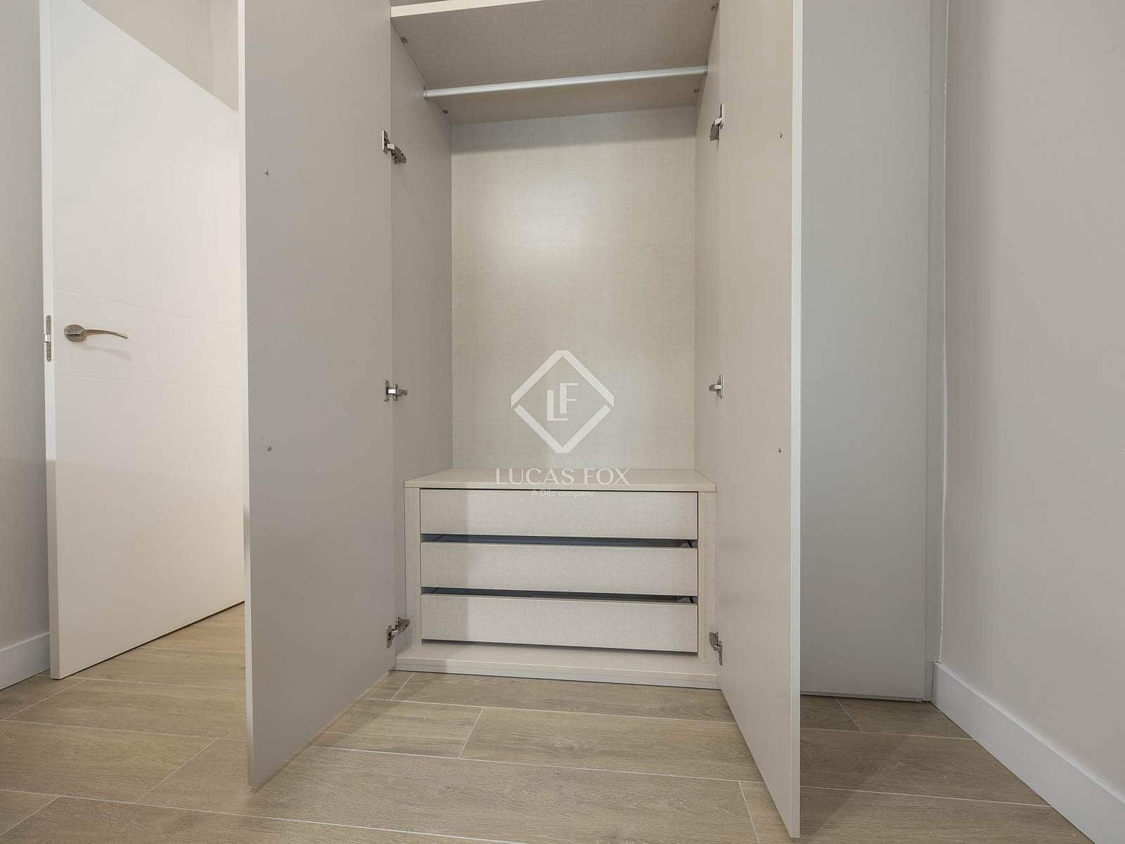 2 bedroom Apartment for rent in Valencia city - € 2,700 (Ref: 9447010)