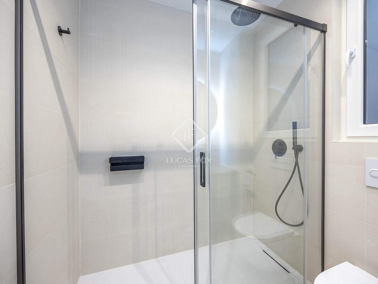 2 bedroom Apartment for rent in Valencia city - € 2,700 (Ref: 9447010)