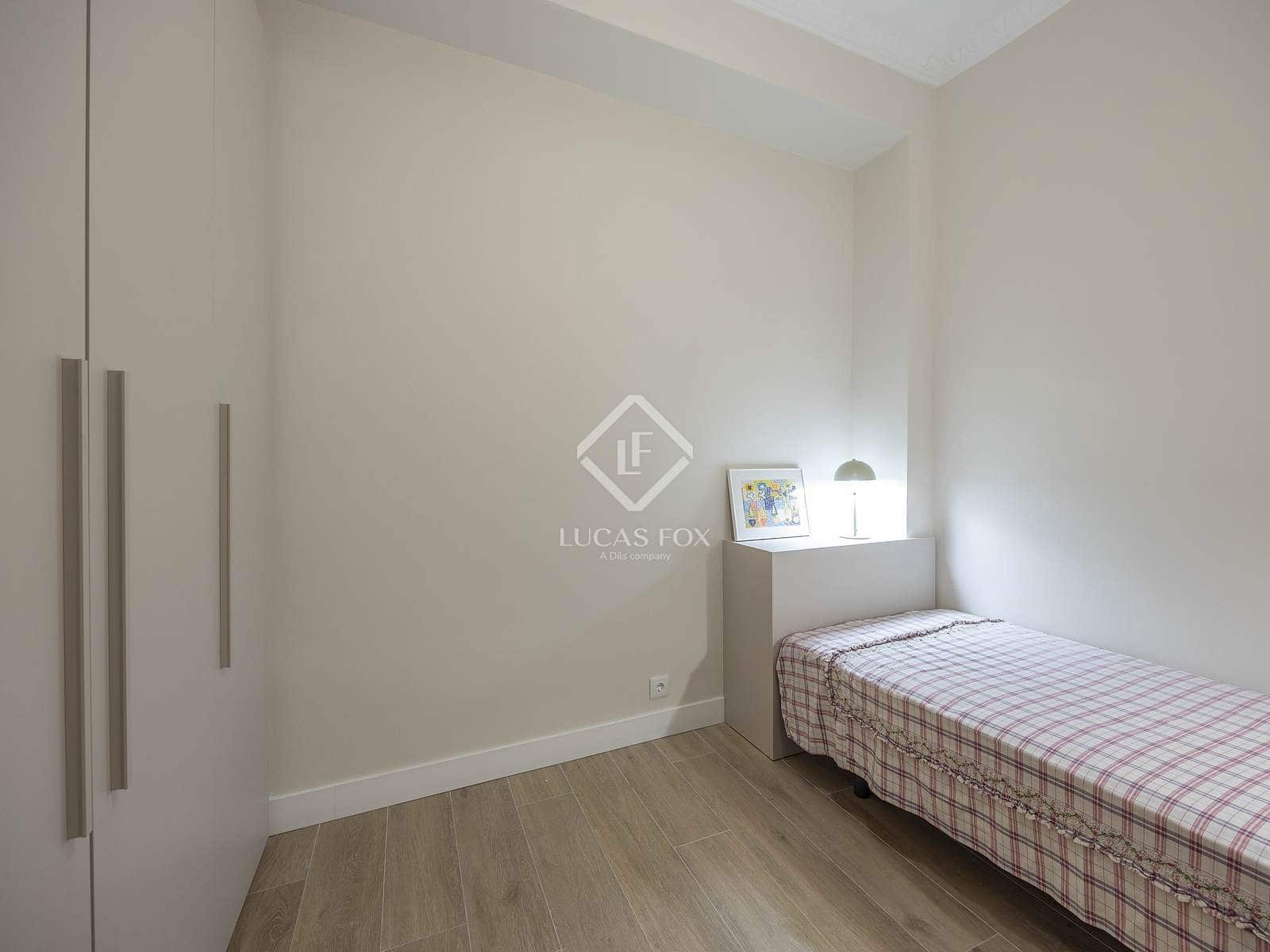 2 bedroom Apartment for rent in Valencia city - € 2,700 (Ref: 9447010)