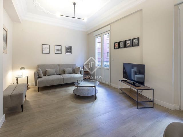 2 bedroom Apartment for rent in Valencia city - € 2,700 (Ref: 9447010)