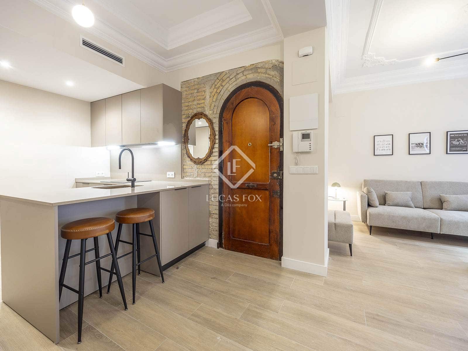 2 bedroom Apartment for rent in Valencia city - € 2,700 (Ref: 9447010)