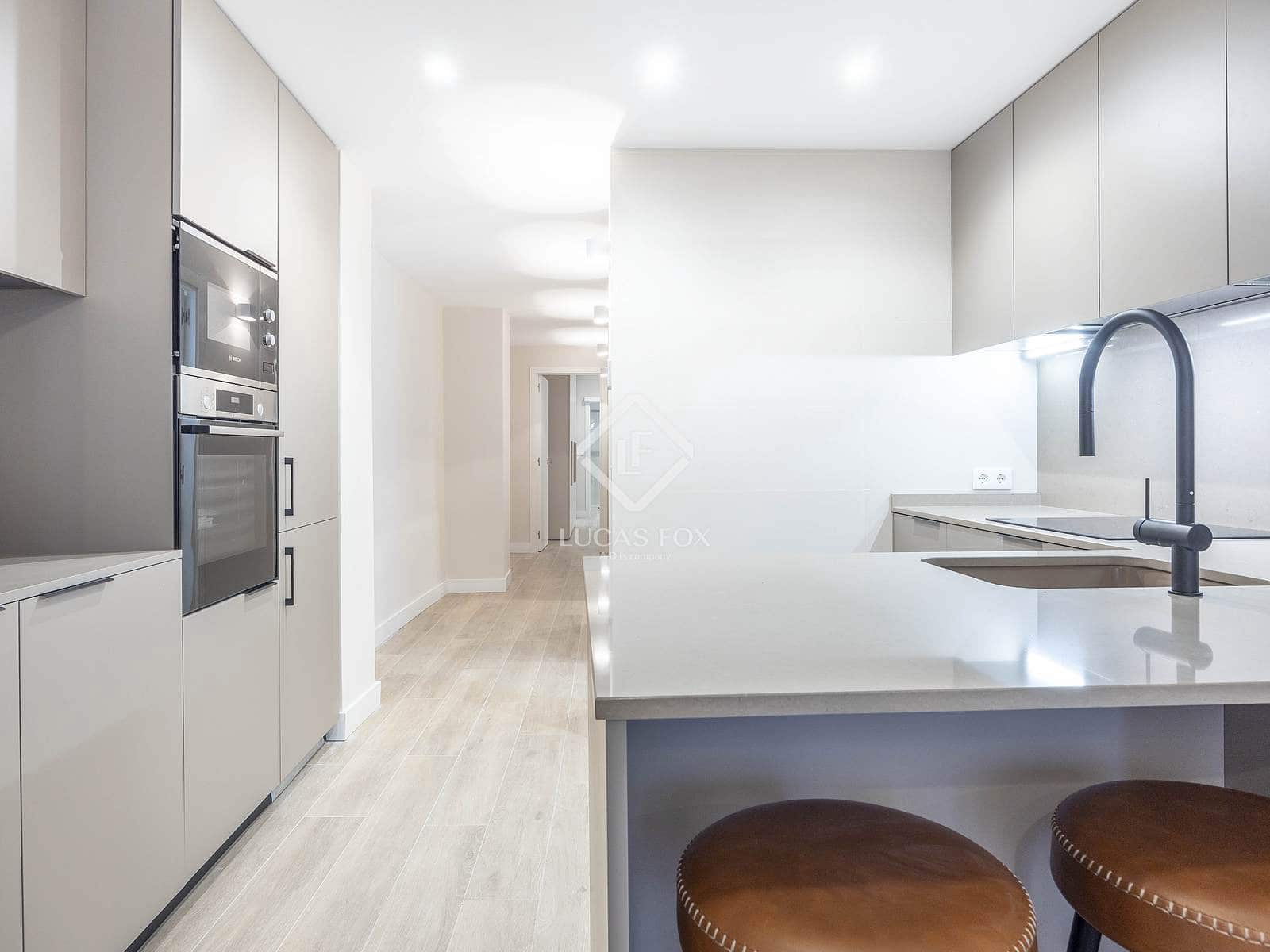 2 bedroom Apartment for rent in Valencia city - € 2,700 (Ref: 9447010)