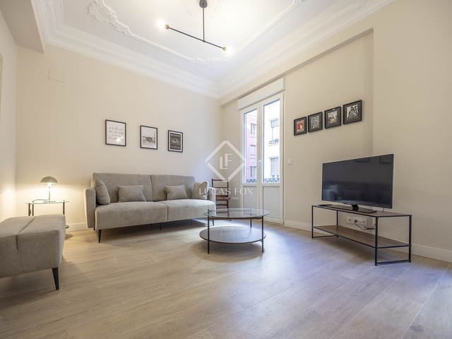 2 bedroom Apartment for rent in Valencia city - € 2,700 (Ref: 9447010)