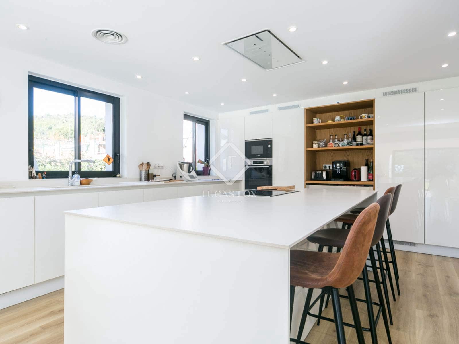 4 quarto Moradia para venda em Gava com piscina - 2 300 000 € (Ref: 9447012)