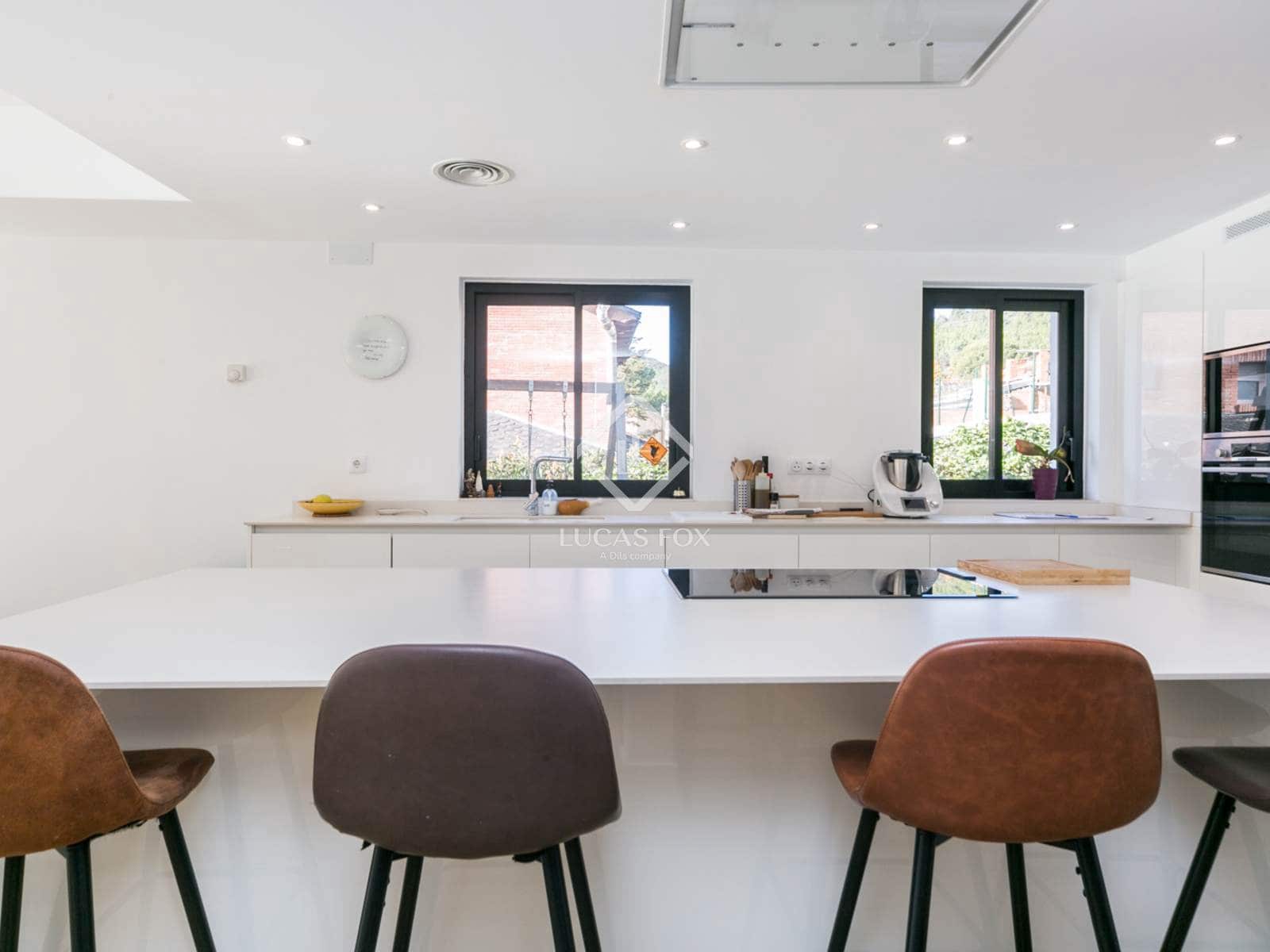 4 quarto Moradia para venda em Gava com piscina - 2 300 000 € (Ref: 9447012)