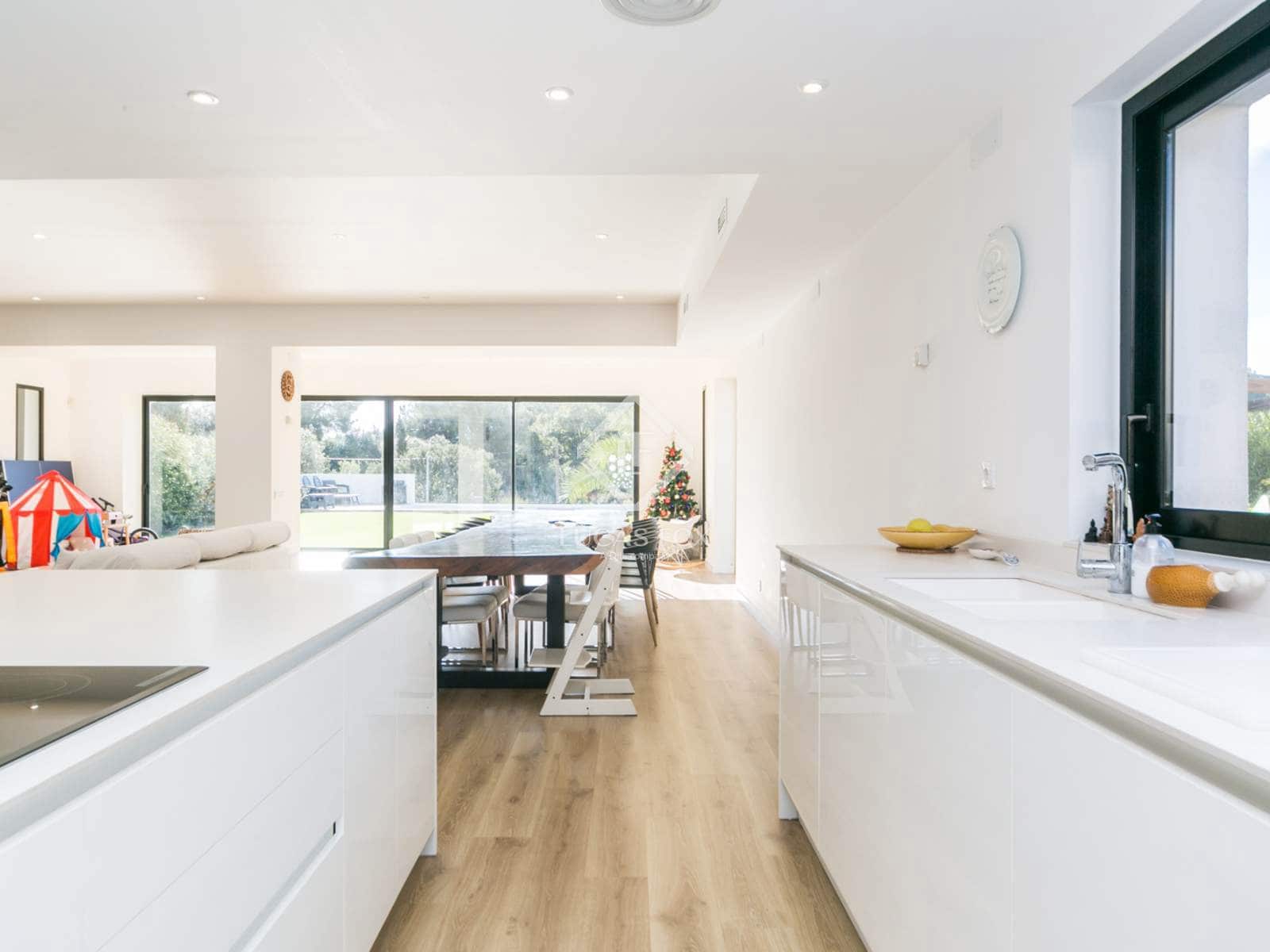 4 quarto Moradia para venda em Gava com piscina - 2 300 000 € (Ref: 9447012)