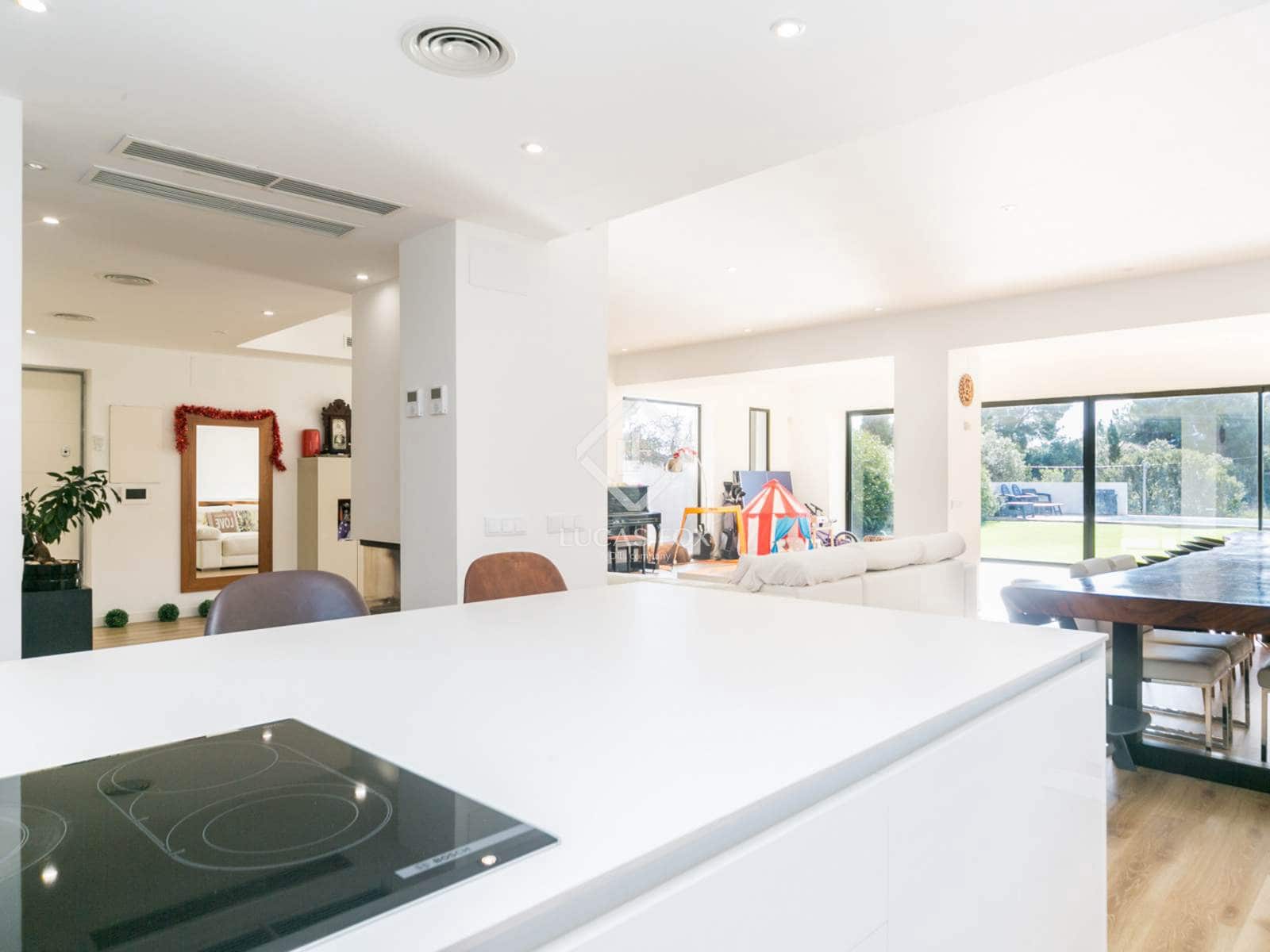 4 quarto Moradia para venda em Gava com piscina - 2 300 000 € (Ref: 9447012)