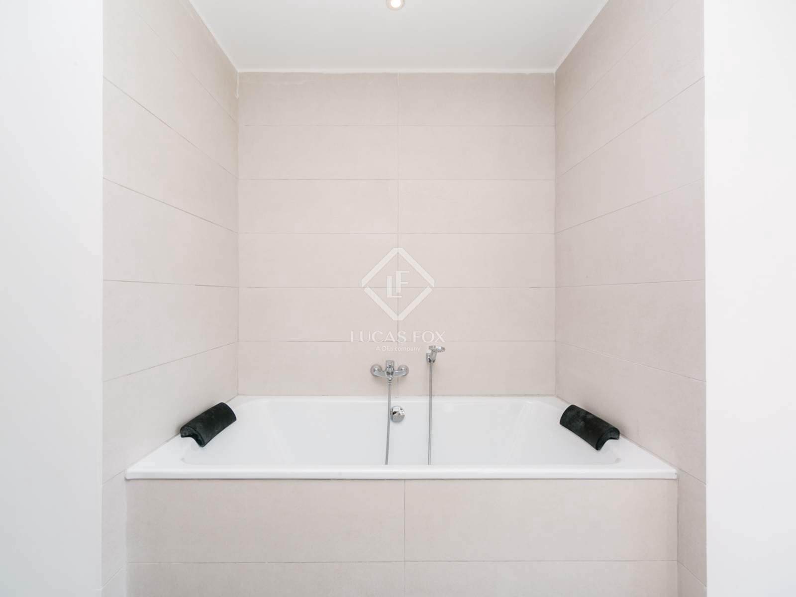 4 quarto Moradia para venda em Gava com piscina - 2 300 000 € (Ref: 9447012)