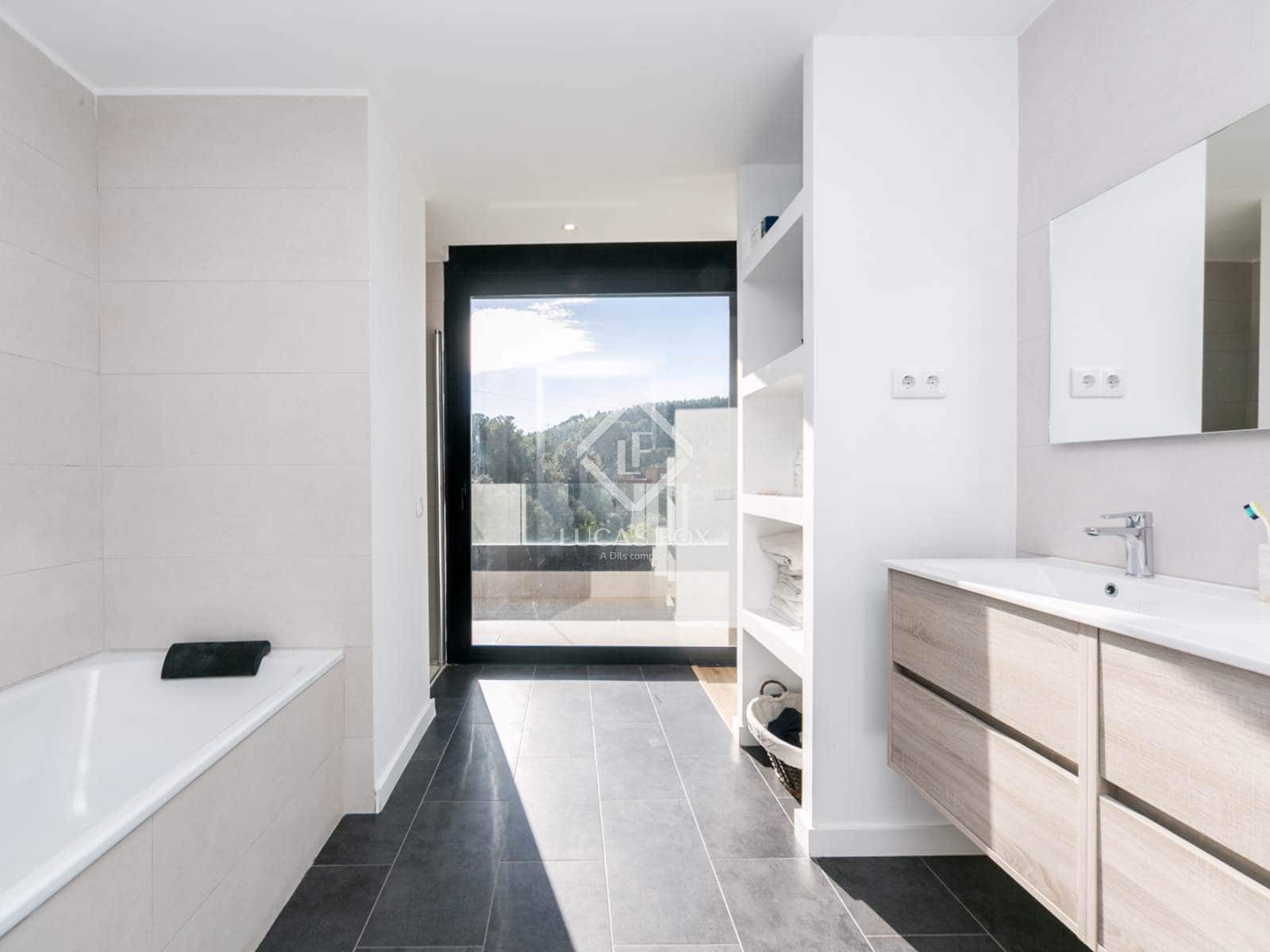 4 quarto Moradia para venda em Gava com piscina - 2 300 000 € (Ref: 9447012)