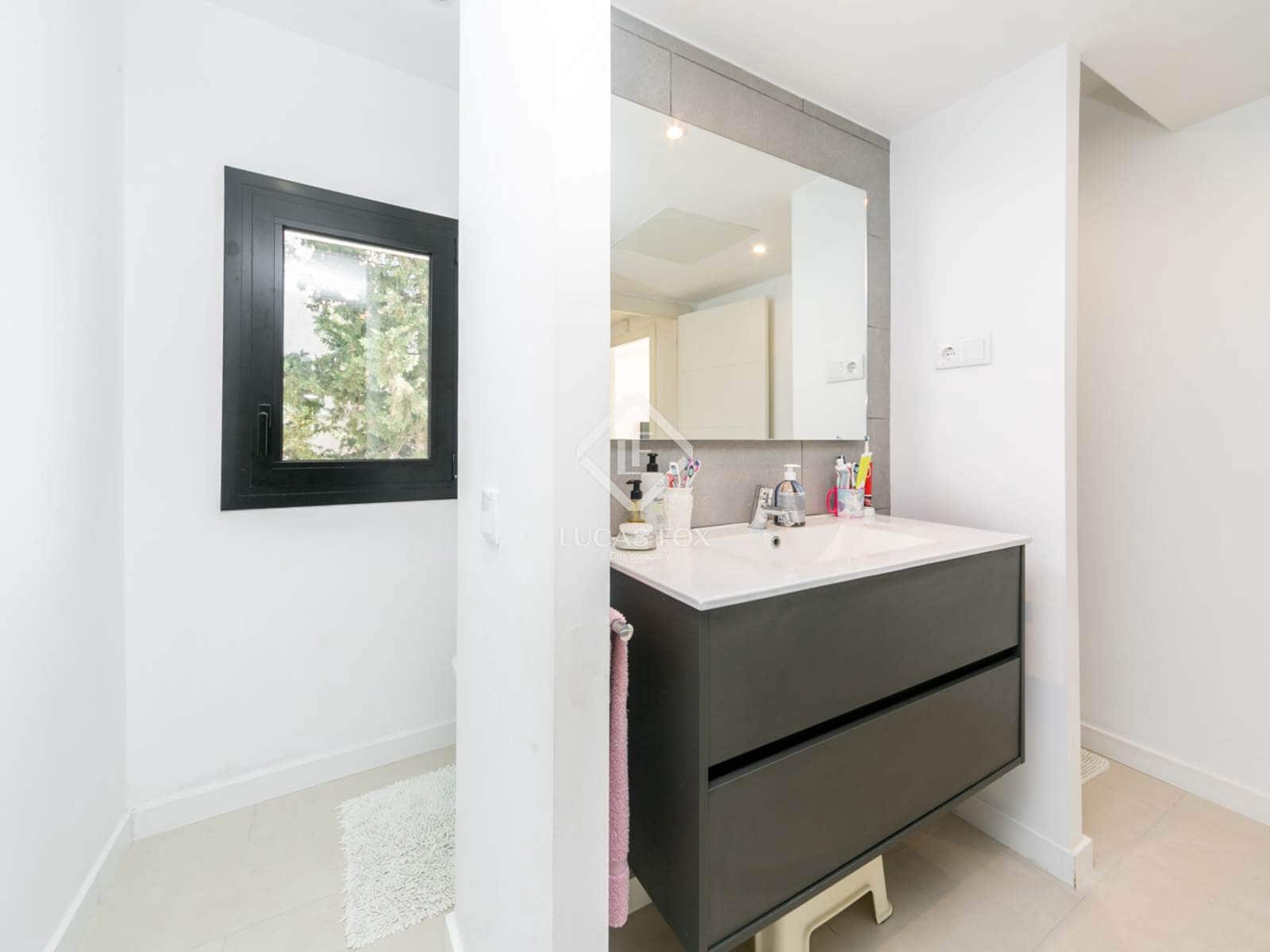 4 quarto Moradia para venda em Gava com piscina - 2 300 000 € (Ref: 9447012)