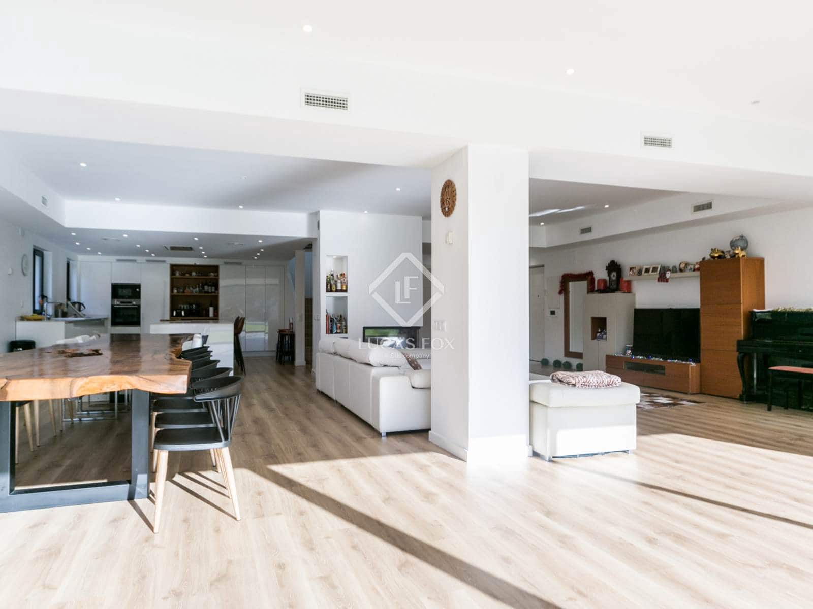 4 quarto Moradia para venda em Gava com piscina - 2 300 000 € (Ref: 9447012)