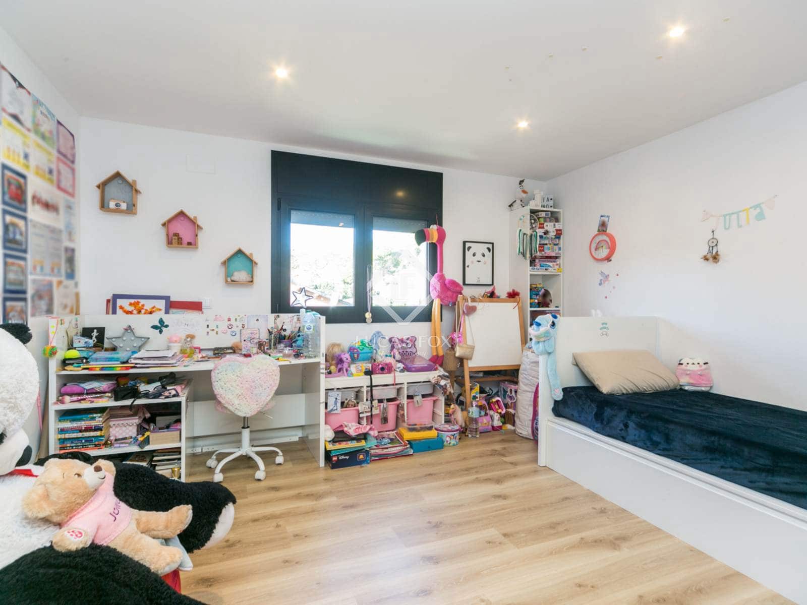 4 quarto Moradia para venda em Gava com piscina - 2 300 000 € (Ref: 9447012)