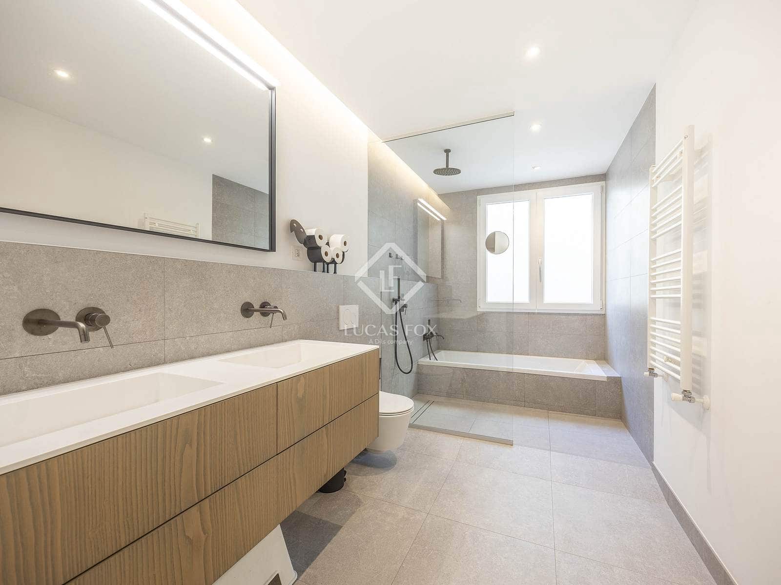 4 slaapkamer Appartement te koop in Valencia stad - € 1.690.000 (Ref: 9447423)