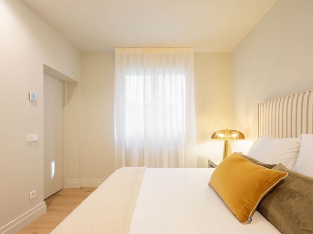 2 soveværelse Lejlighed til salg i Madrid by - € 1.990.000 (Ref: 9449703)