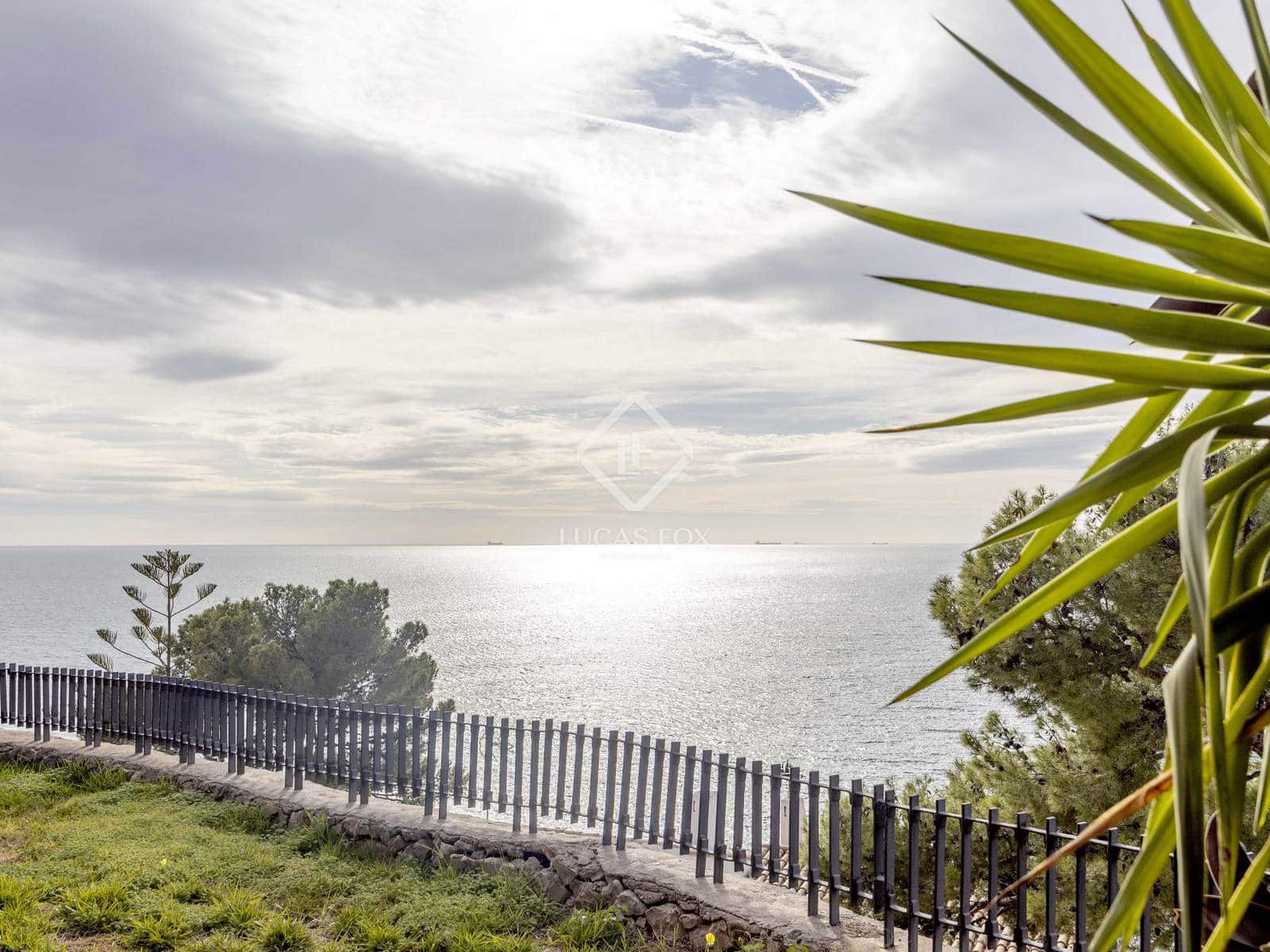 Chalet de 6 habitaciones en Oropesa  en venta con piscina garaje - 2.580.000 € (Ref: 9449900)