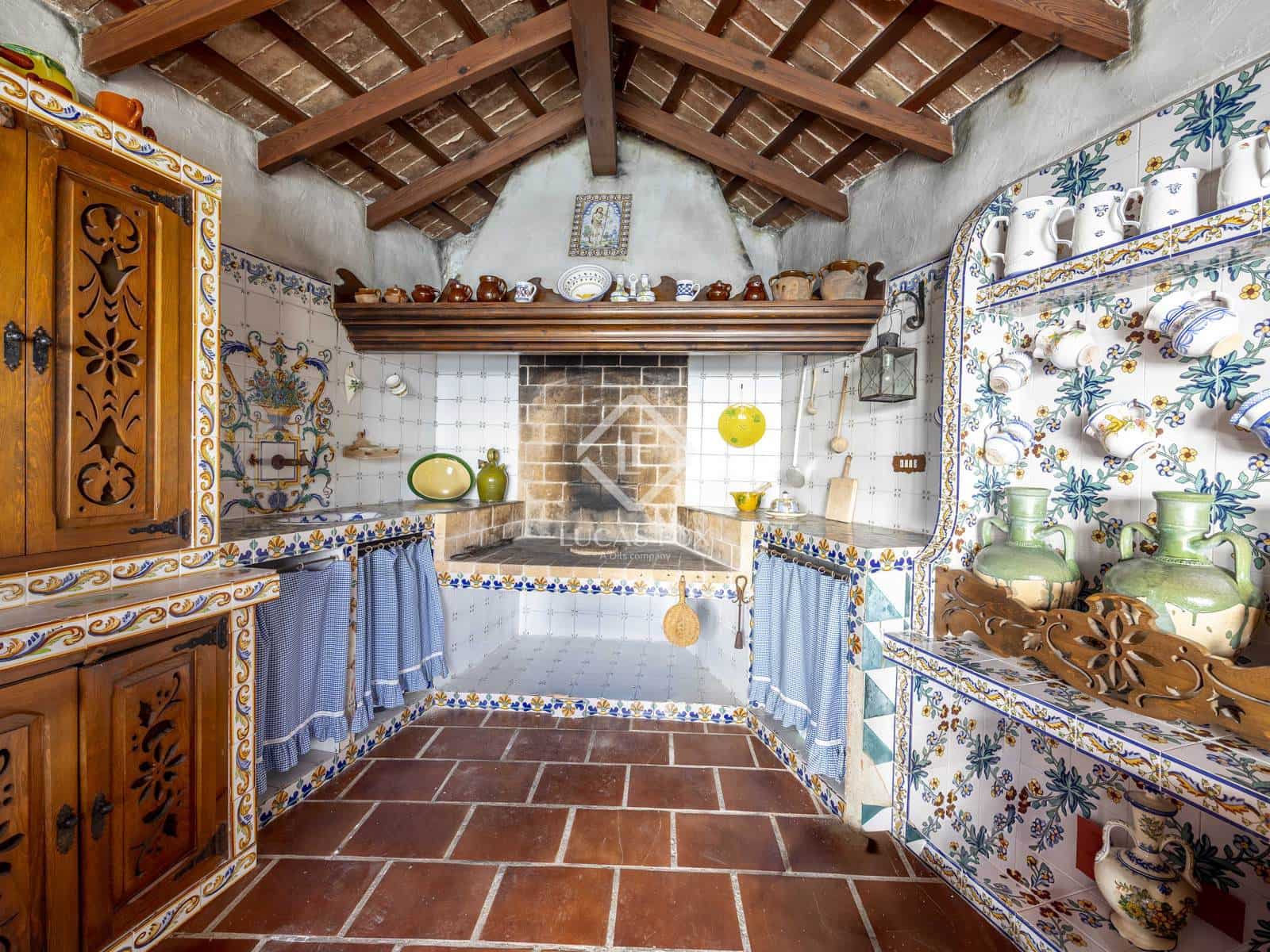 Chalet de 6 habitaciones en Oropesa  en venta con piscina garaje - 2.580.000 € (Ref: 9449900)