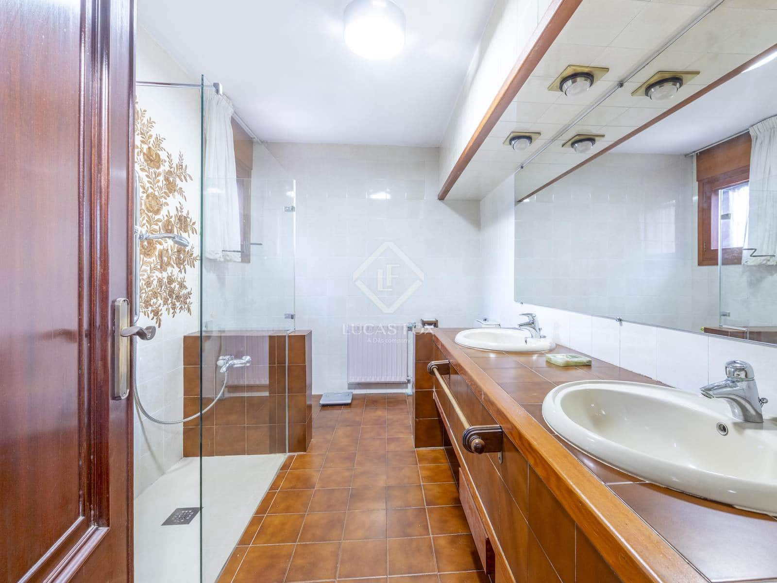 Chalet de 6 habitaciones en Oropesa  en venta con piscina garaje - 2.580.000 € (Ref: 9449900)