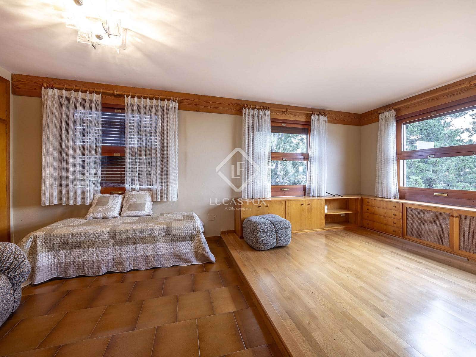 Chalet de 6 habitaciones en Oropesa  en venta con piscina garaje - 2.580.000 € (Ref: 9449900)