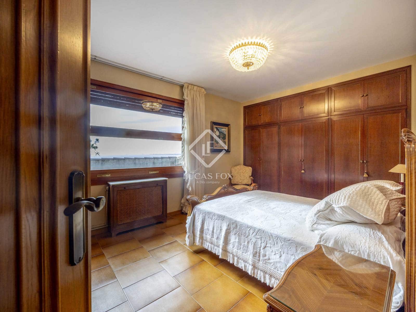 Chalet de 6 habitaciones en Oropesa  en venta con piscina garaje - 2.580.000 € (Ref: 9449900)