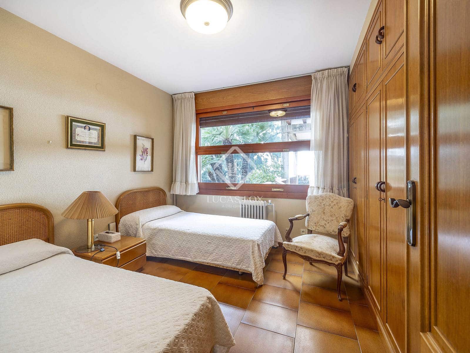 Chalet de 6 habitaciones en Oropesa  en venta con piscina garaje - 2.580.000 € (Ref: 9449900)