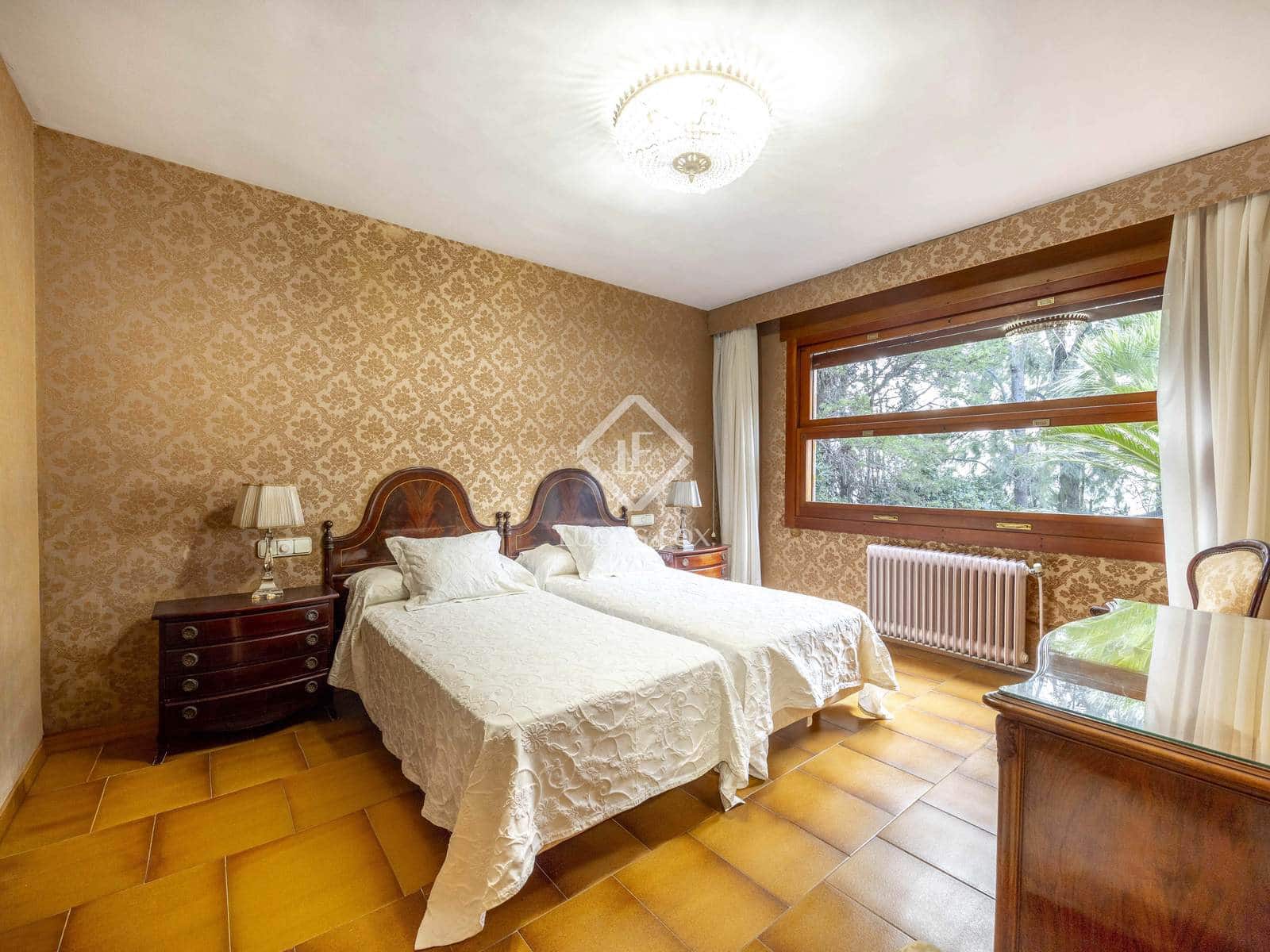 Chalet de 6 habitaciones en Oropesa  en venta con piscina garaje - 2.580.000 € (Ref: 9449900)