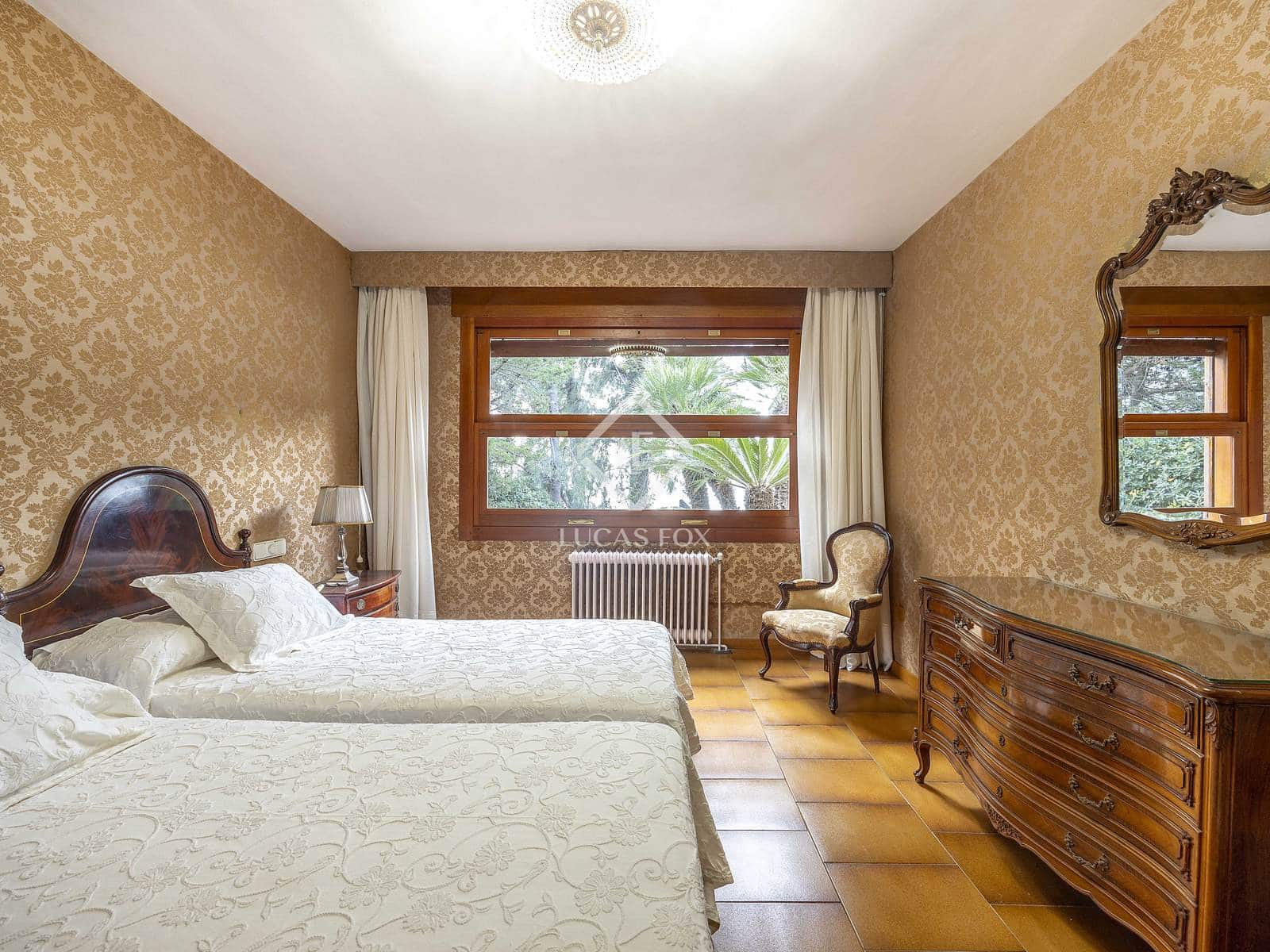 Chalet de 6 habitaciones en Oropesa  en venta con piscina garaje - 2.580.000 € (Ref: 9449900)