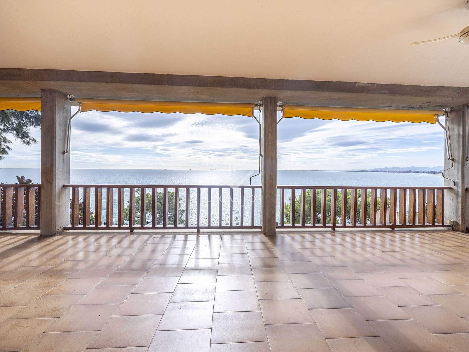 Chalet de 6 habitaciones en Oropesa  en venta con piscina garaje - 2.580.000 € (Ref: 9449900)