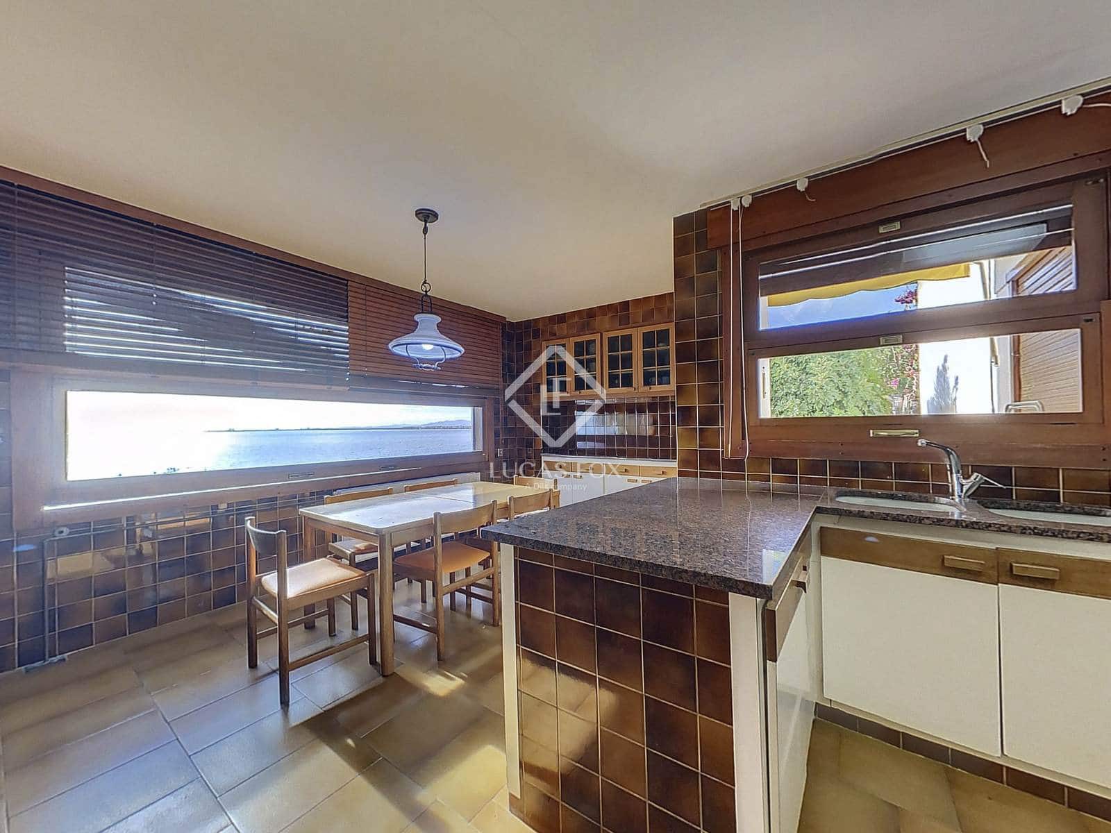 Chalet de 6 habitaciones en Oropesa  en venta con piscina garaje - 2.580.000 € (Ref: 9449900)