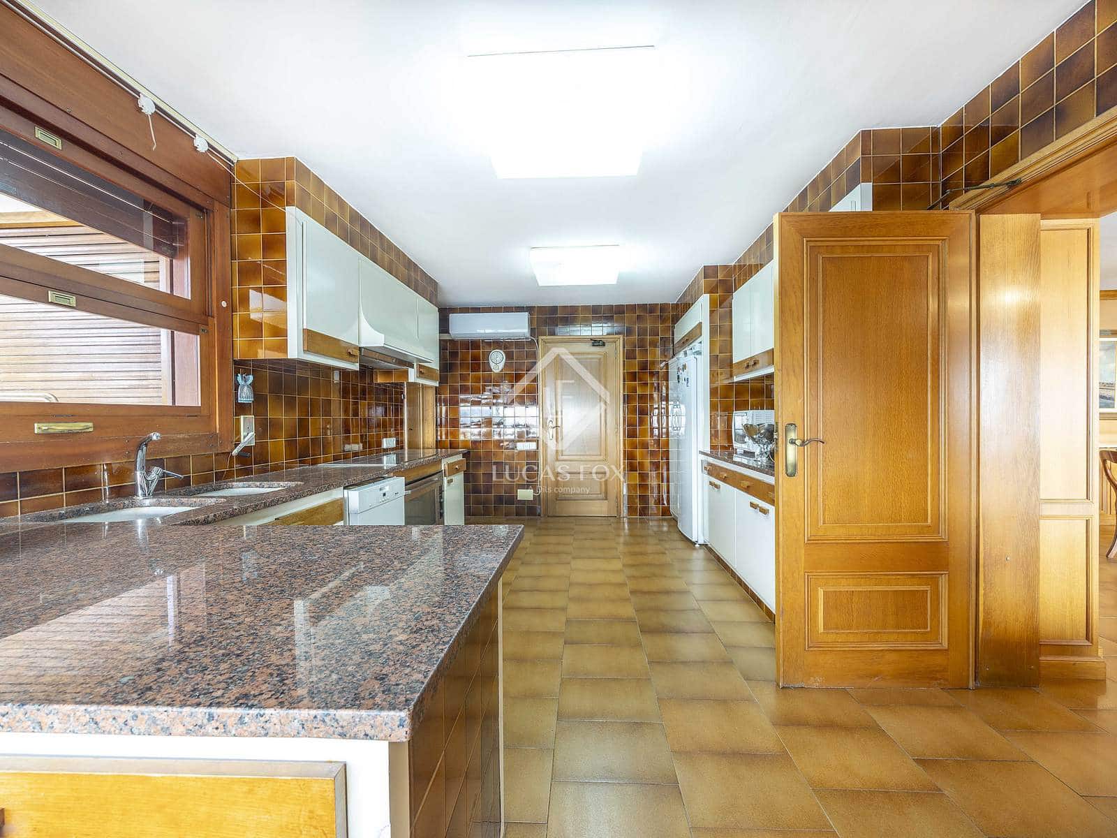 Chalet de 6 habitaciones en Oropesa  en venta con piscina garaje - 2.580.000 € (Ref: 9449900)