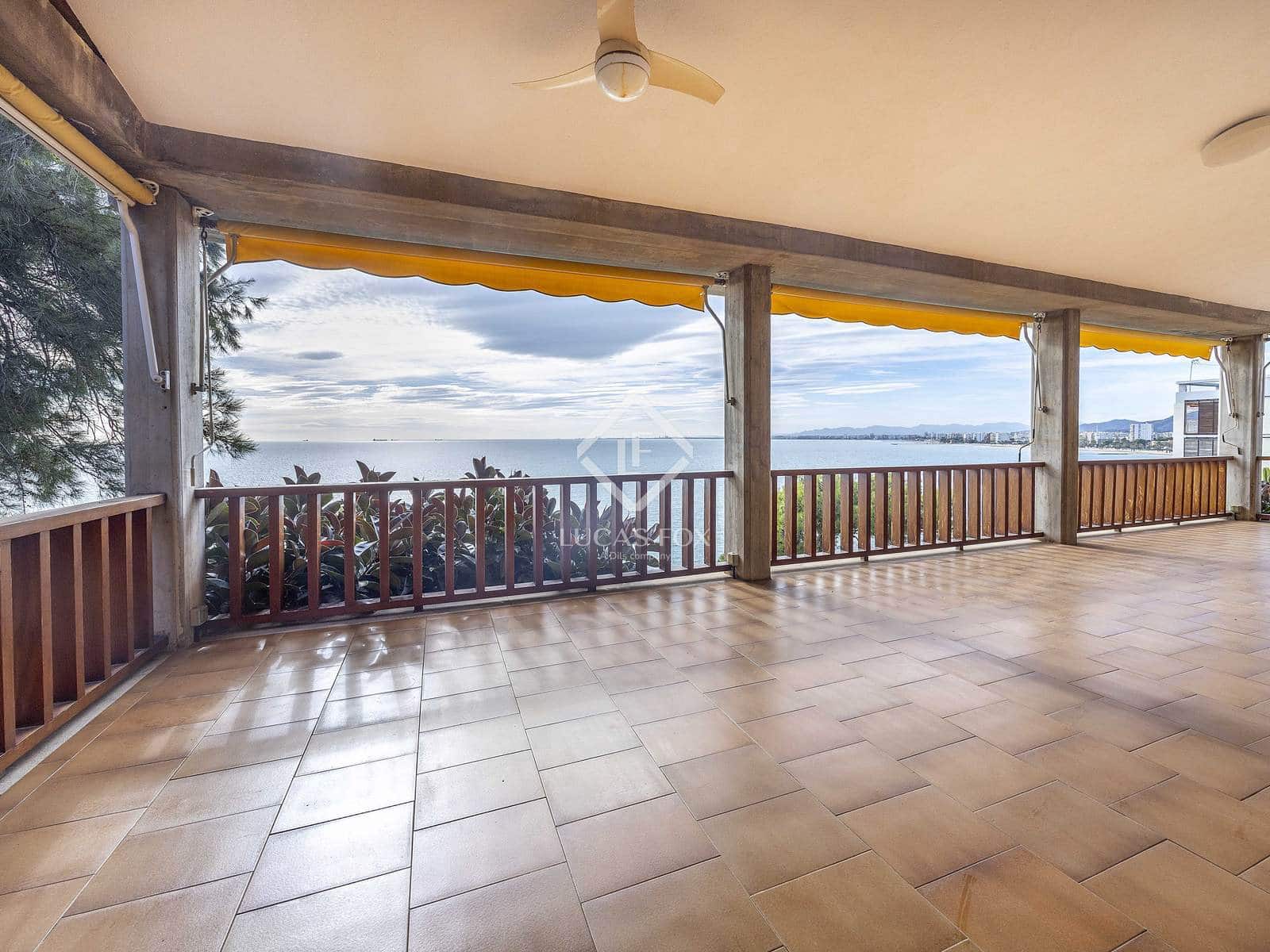 Chalet de 6 habitaciones en Oropesa  en venta con piscina garaje - 2.580.000 € (Ref: 9449900)