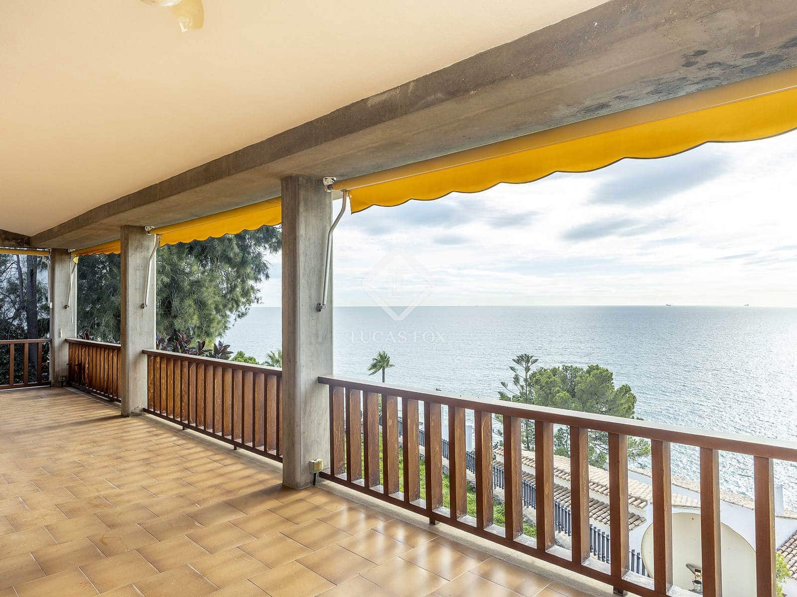 Chalet de 6 habitaciones en Oropesa  en venta con piscina garaje - 2.580.000 € (Ref: 9449900)