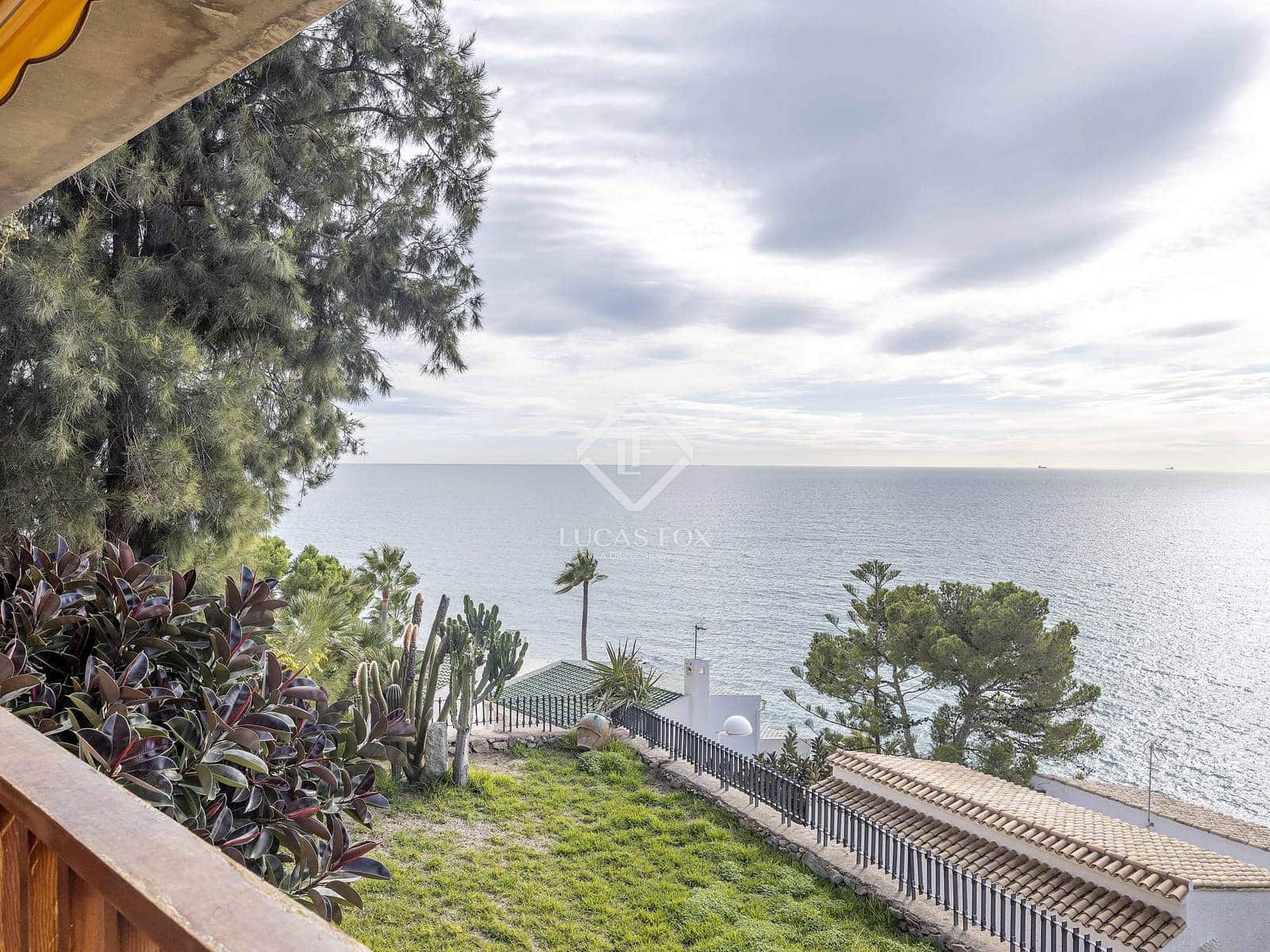 Chalet de 6 habitaciones en Oropesa  en venta con piscina garaje - 2.580.000 € (Ref: 9449900)