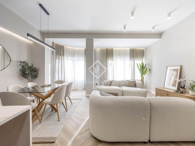 4 Zimmer Apartment zu verkaufen in València Stadt - 990.000 € (Ref: 9449901)