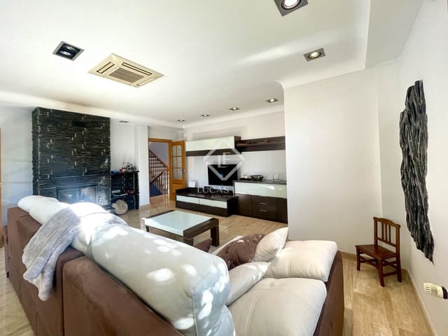 5 slaapkamer Villa te koop in Ibi met zwembad - € 800.000 (Ref: 9449902)