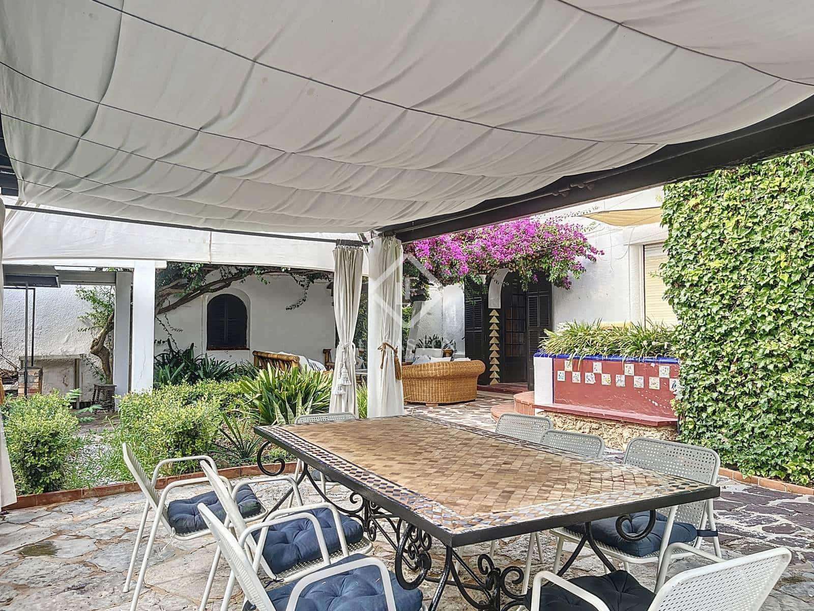 Chalet de 9 habitaciones en Mahón / Maó en venta con piscina garaje - 3.900.000 € (Ref: 9450559)