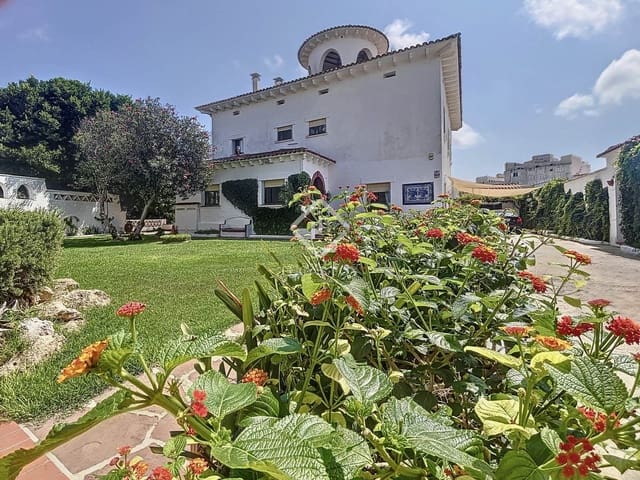 Chalet de 9 habitaciones en Mahón / Maó en venta con piscina garaje - 3.900.000 € (Ref: 9450559)