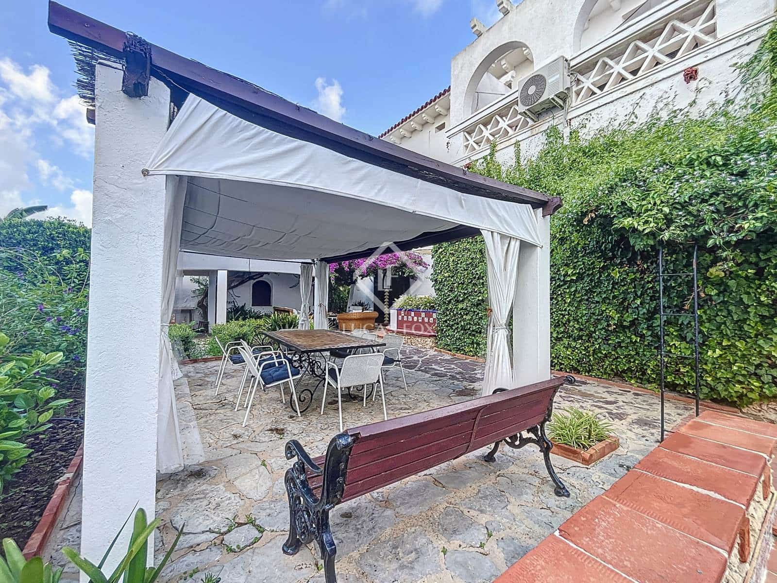 Chalet de 9 habitaciones en Mahón / Maó en venta con piscina garaje - 3.900.000 € (Ref: 9450559)