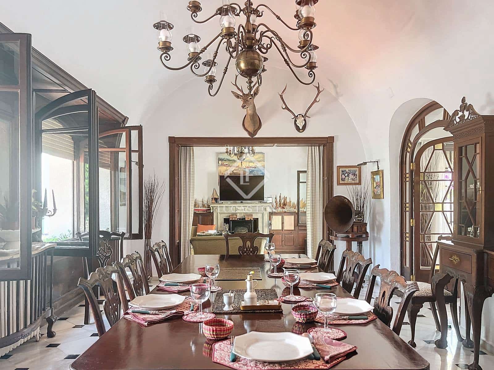 Chalet de 9 habitaciones en Mahón / Maó en venta con piscina garaje - 3.900.000 € (Ref: 9450559)