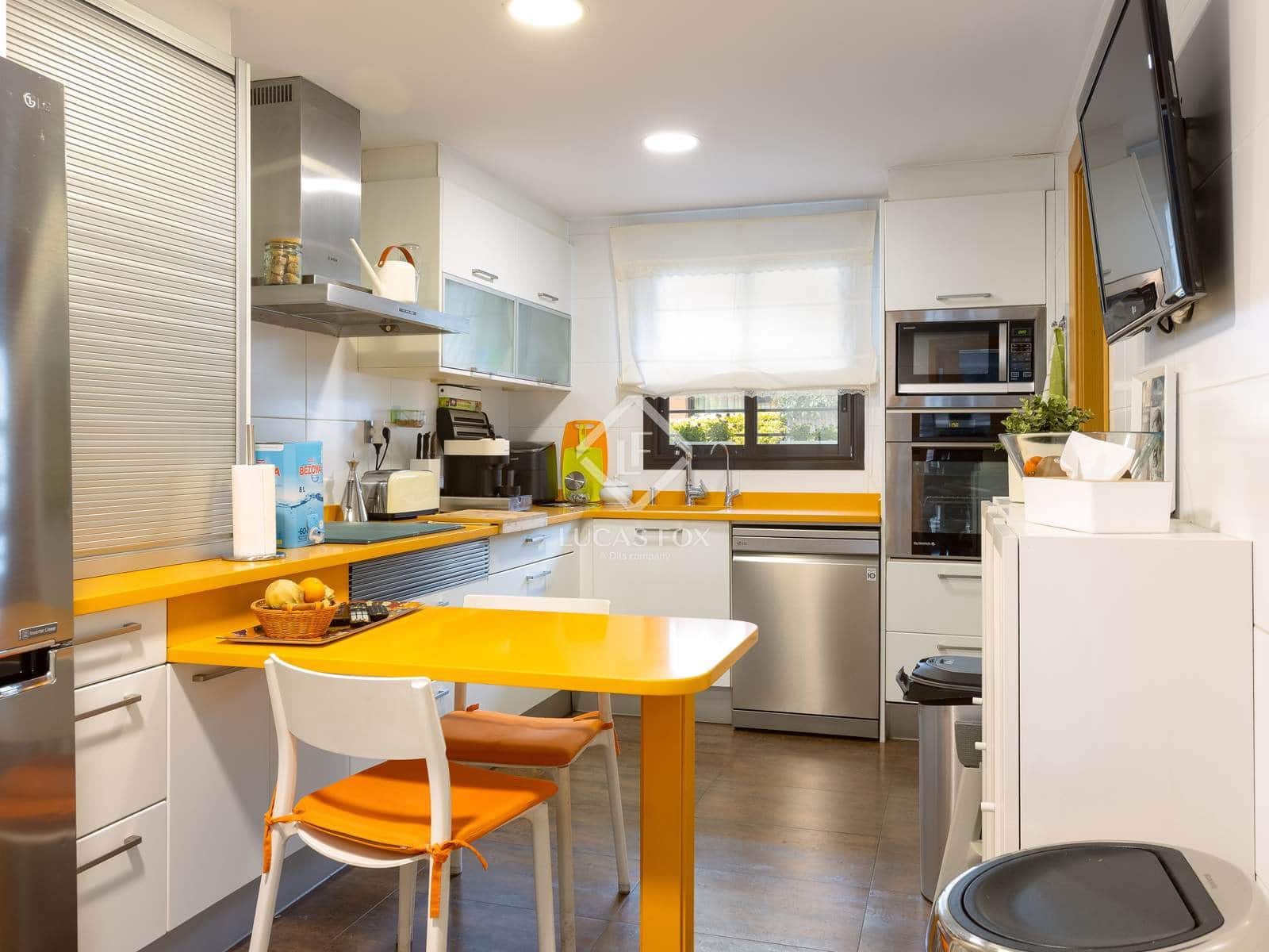 5 bedroom Villa for sale in Cabrils with garage - € 720,000 (Ref: 9450562)