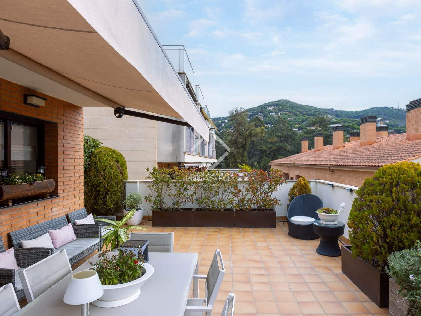 5 bedroom Villa for sale in Cabrils with garage - € 720,000 (Ref: 9450562)