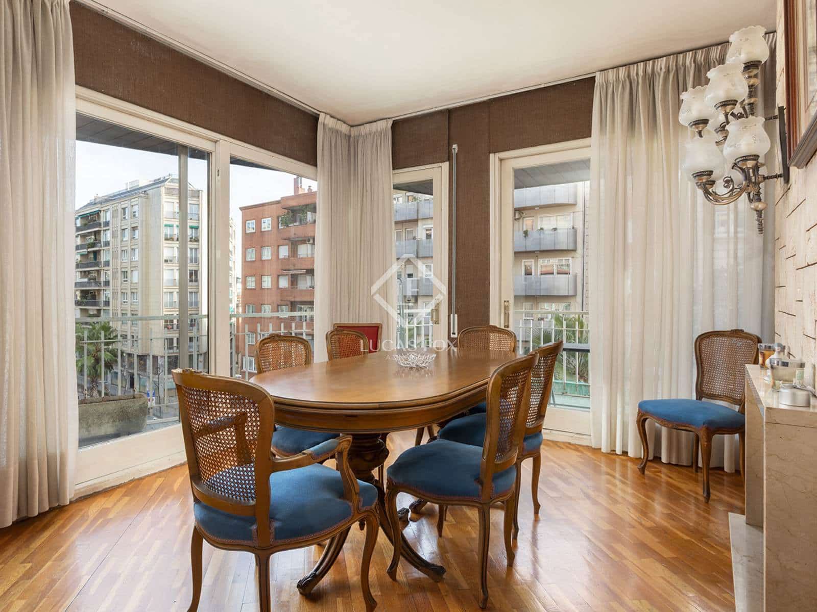 4 slaapkamer Appartement te koop in Barcelona stad met garage - € 1.099.000 (Ref: 9450850)