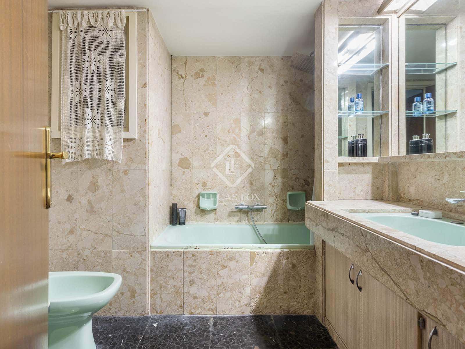 4 slaapkamer Appartement te koop in Barcelona stad met garage - € 1.099.000 (Ref: 9450850)